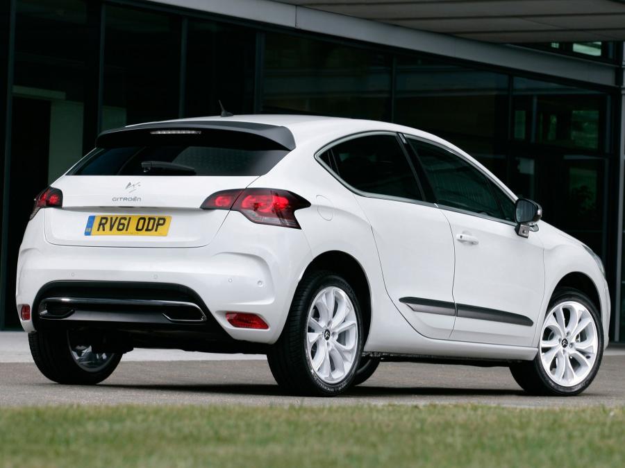  Citroen DS4 2010 года  (UK) (фото 12 из 18)